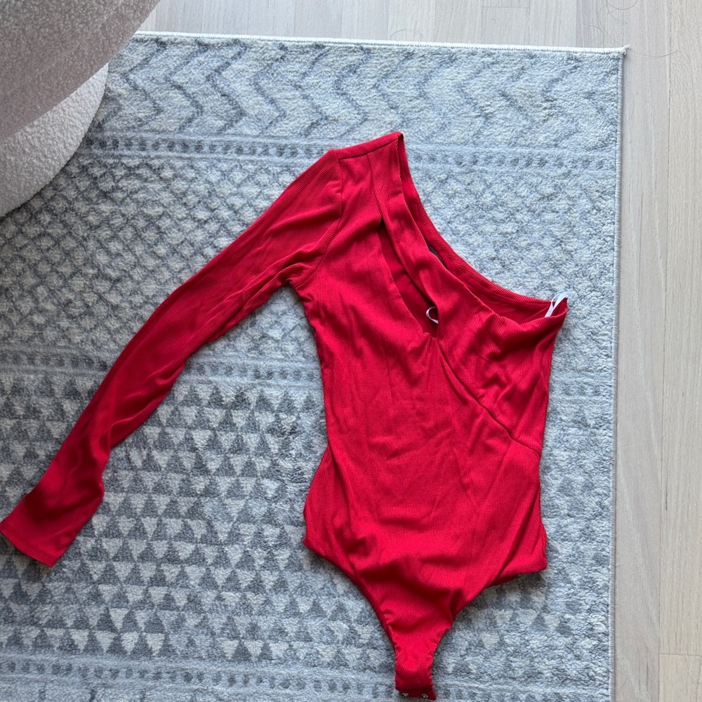 Lulu’s Red one shoulder bodysuit
